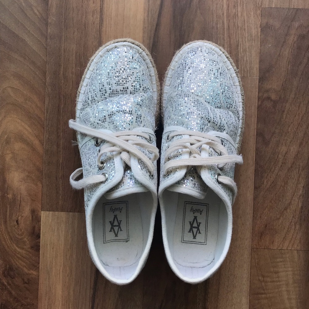 Shining sneakers ✨